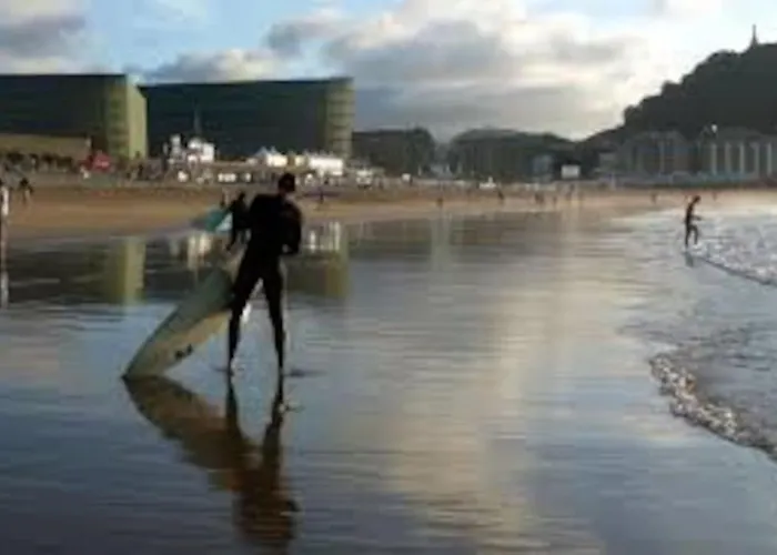 4 Playa Surf Cine- Parking Y Terraza San Sebastian